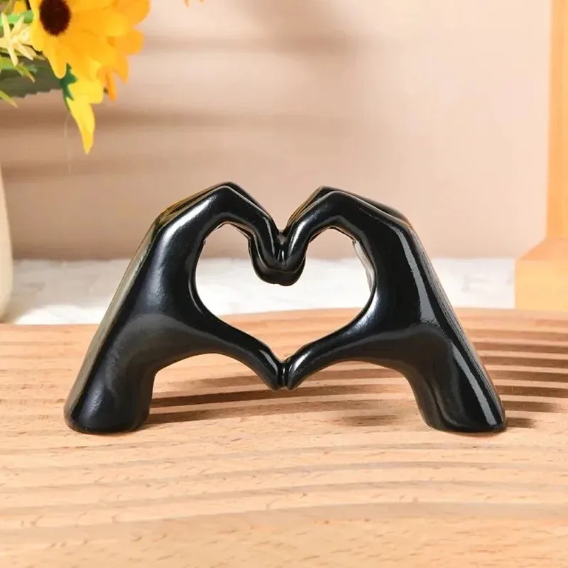 Desk Setup Shelf - 1PC Love Heart Hand Gesture Statue